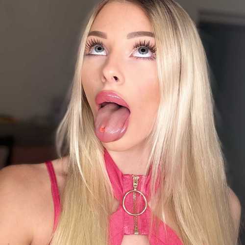 Mistress Elysia (@mistresselysia) onlyfans-Modell von gasglow, Bild trägt rosa sexy Top
