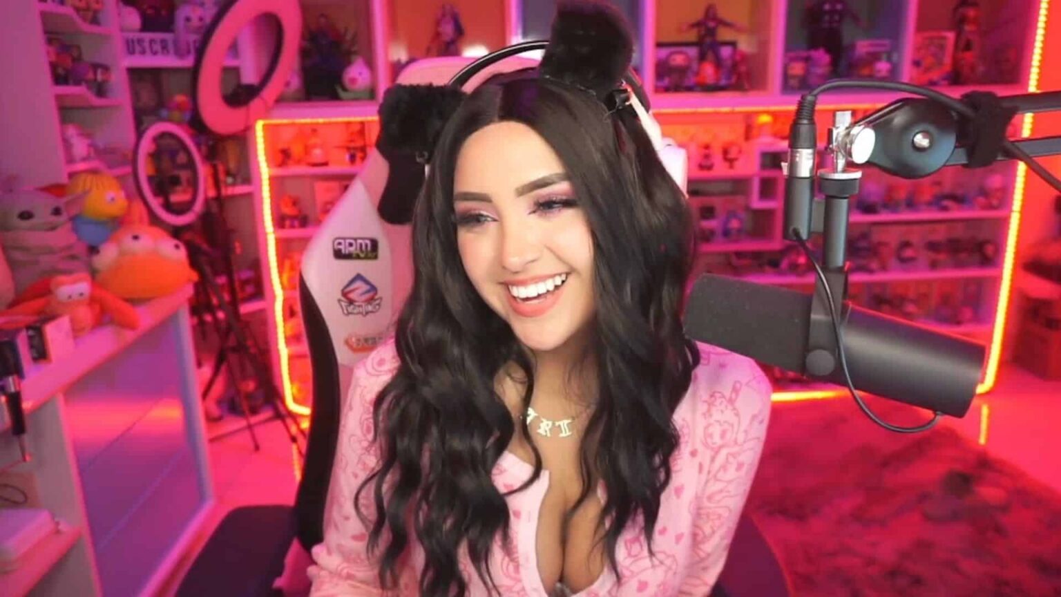 AriGameplays: Sexy Mexican Multimedia Streamer and Model | OnlyFans