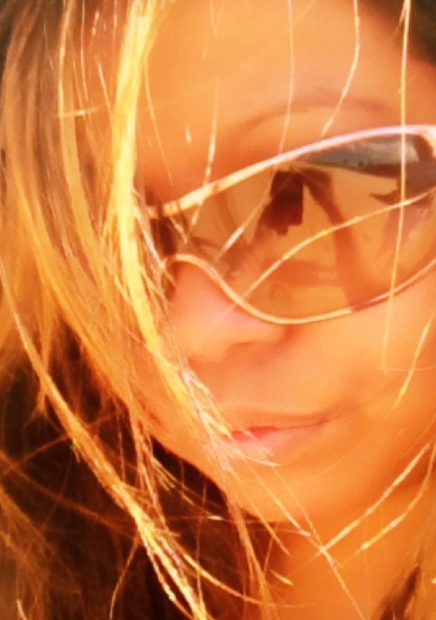 Foto del modelo Xarliah onlyfans de San Francisco con gafas de sol