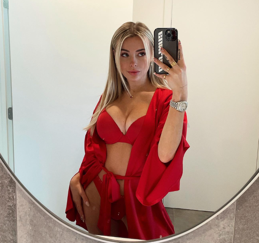 Get a Glimpse of Corinna Kopf’s Most Intimate Moments – Nude OnlyFans Set is Here!