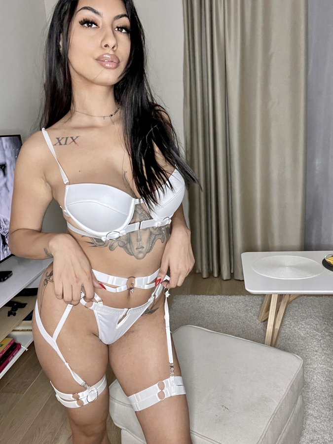 Luna @lunazi onlyfans model sexy photo wearing white lingerie