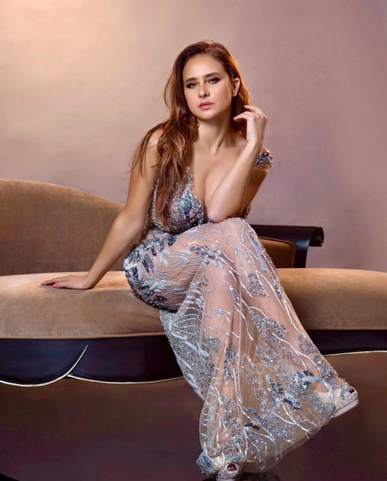 Noelle: Hottest Wild Flight Attendant @flyingnoelle OnlyFans Review