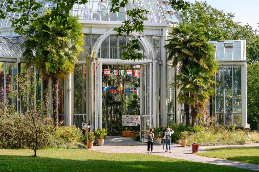  Geneva Botanical Gardens with beautiful flowers for romantic getaways