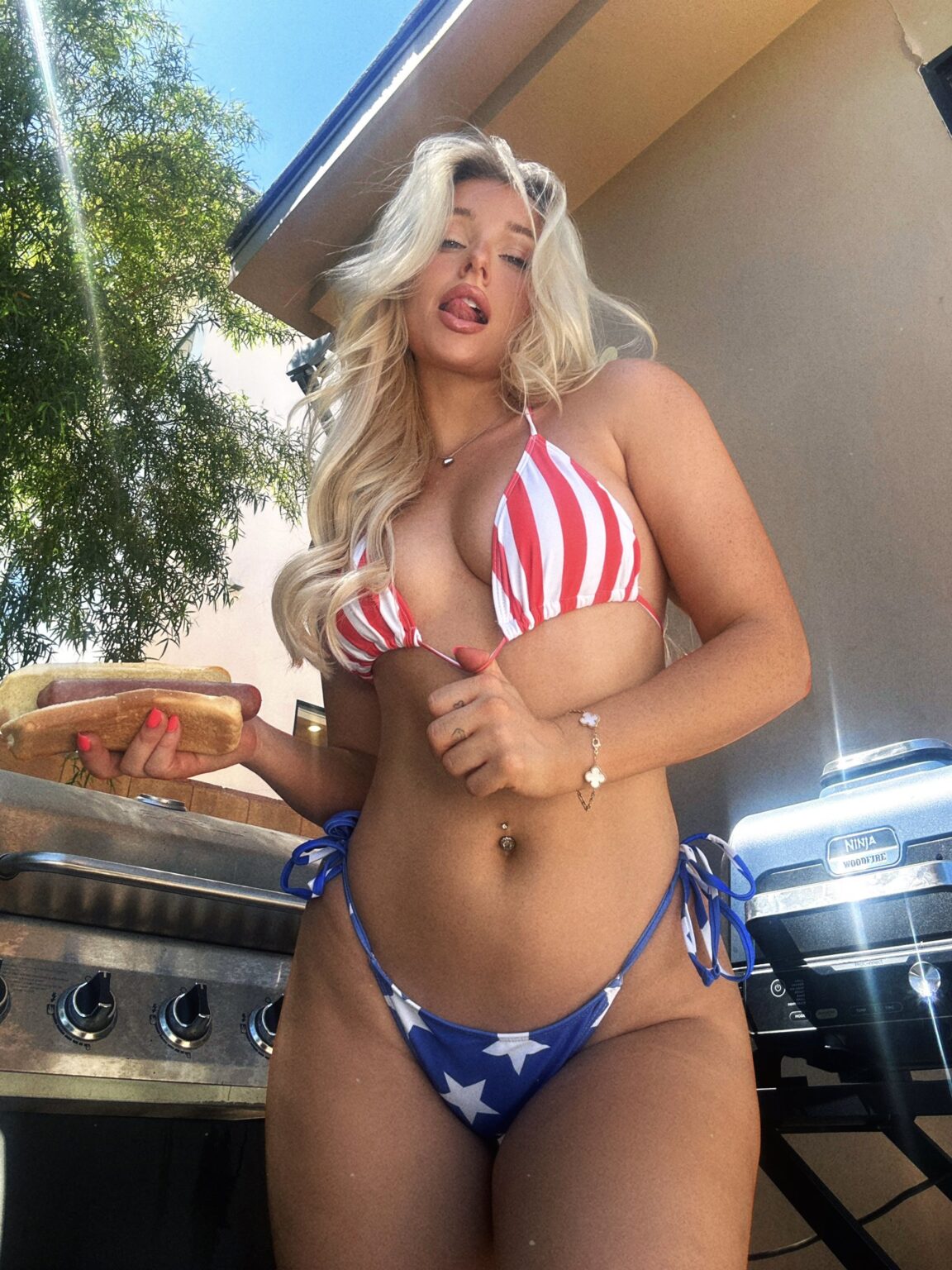 Charlotte Parkes: Big Ass Naughty Blonde (OnlyFans Review