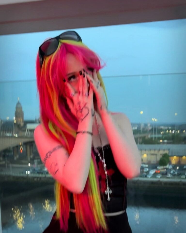 Eva Violet: Big Boobs Cosplayer Model (OnlyFans Review) fanscribers