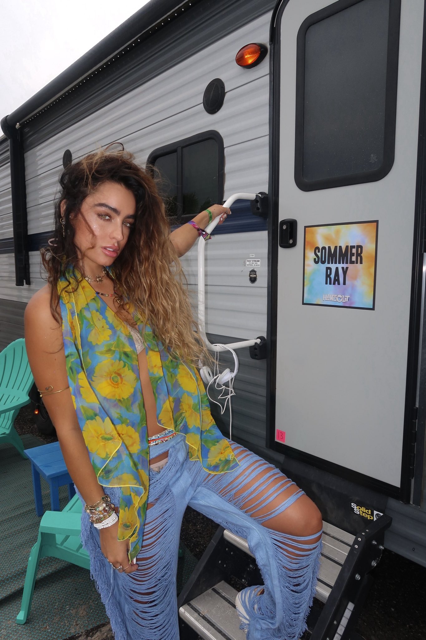 Sommer Ray: Thick Curly Model (OnlyFans Review) | fanscribers.com