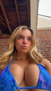 Kaitlyn Krems: Your Big Tits, Tight GF (OnlyFans Review) | fanscribers.com
