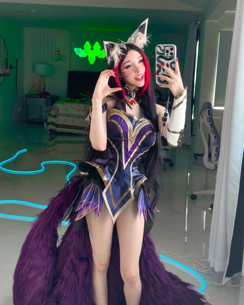 Alyri_tv OnlyFans cosplayer model wearing 