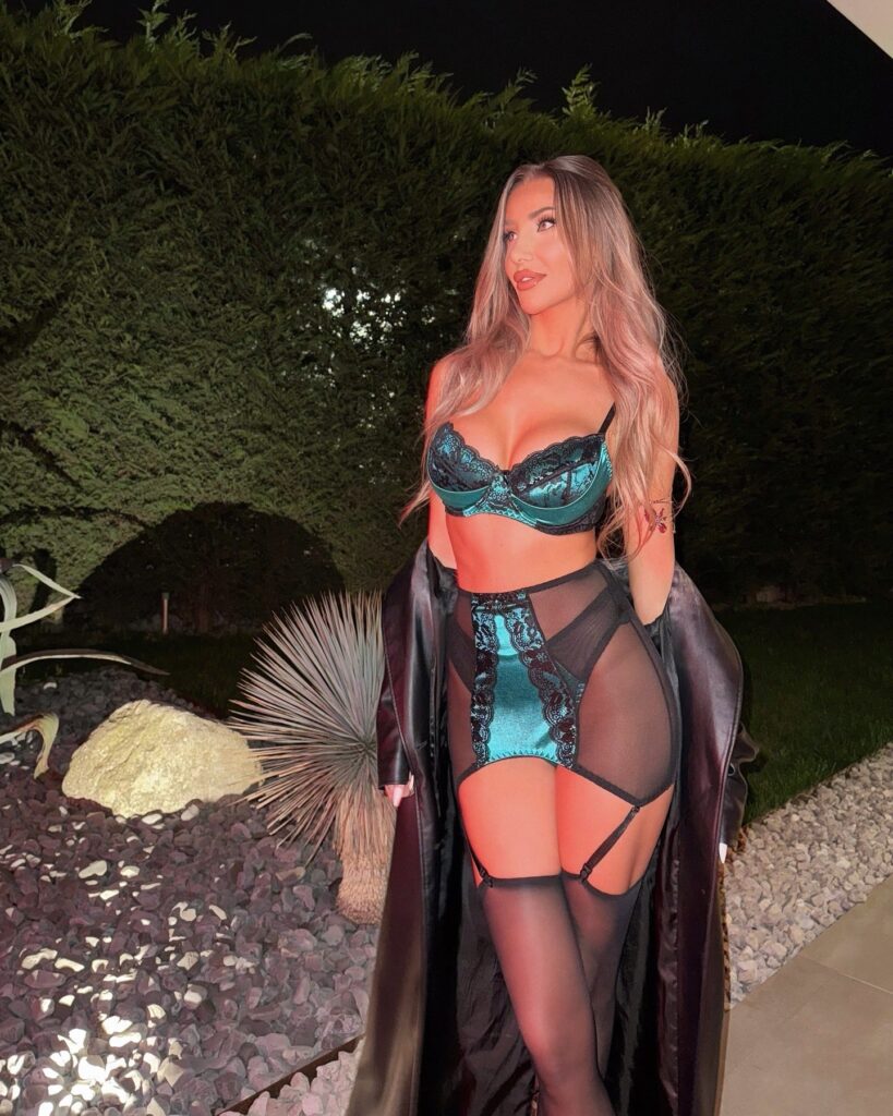 Christy White @christy_whitee OnlyFans MILF model wearing sexy lingerie