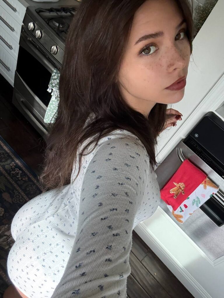 Nataliexking OnlyFans tatted model 