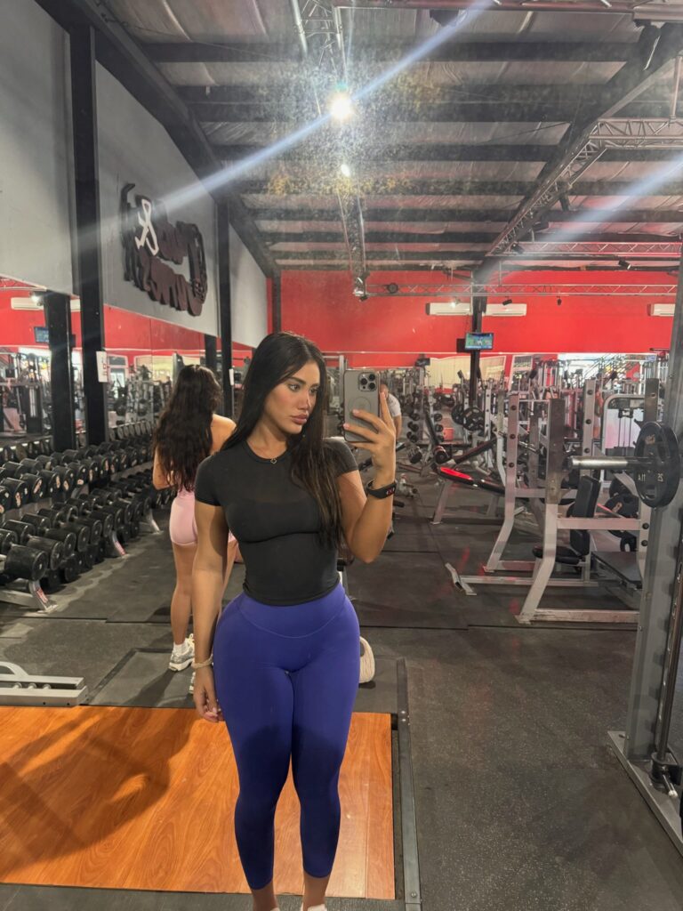 Ester Bron @esterbron OnlyFans model 
