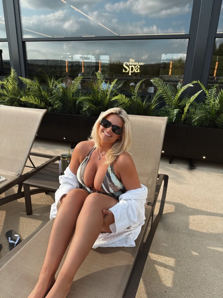 Apollonia Llewellyn @barbipage3 OnlyFans blonde model 
