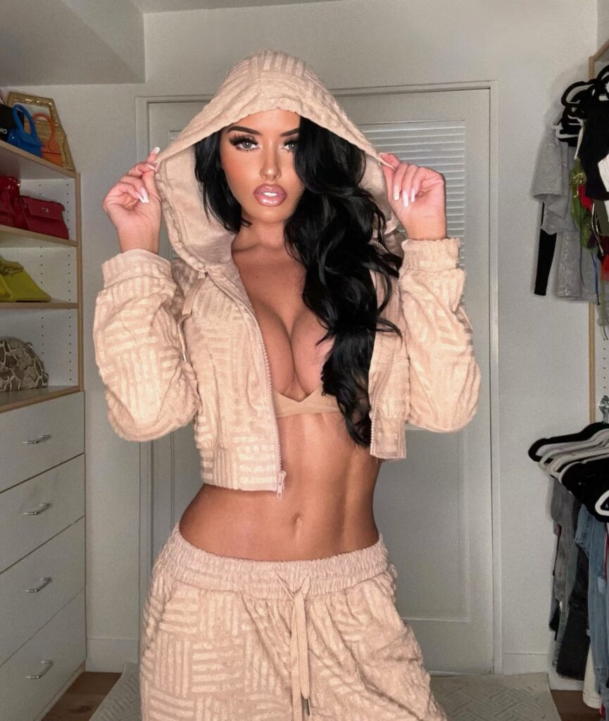Abigail Ratchford @abigailratchford OnlyFans busty model 