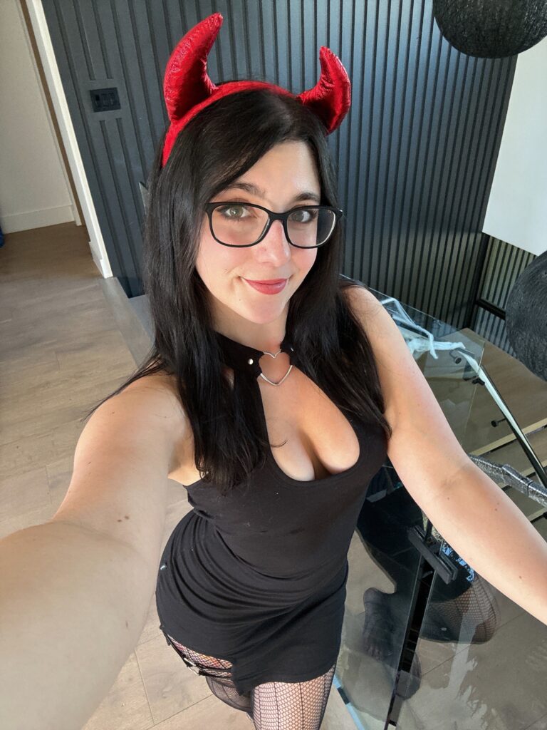 Sara Mei Kasai @sarameikasai OnlyFans big tits cosplayer model wearing black dress 