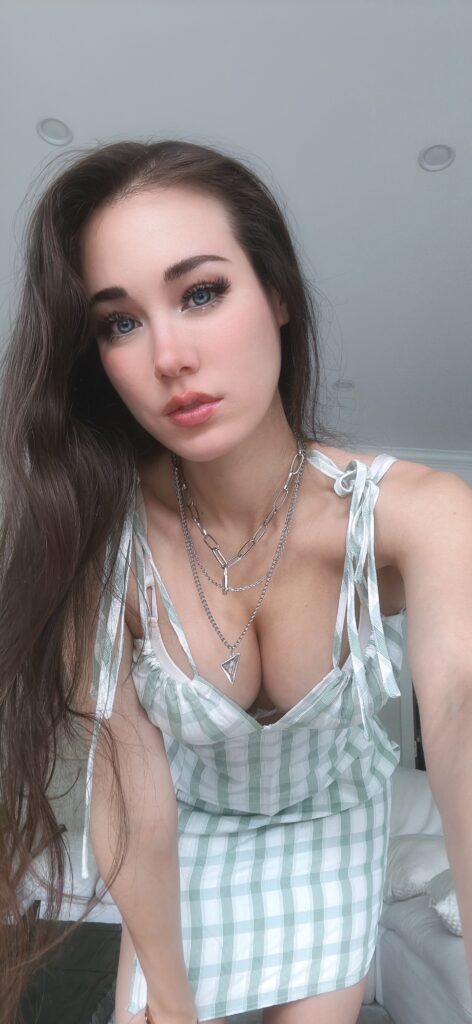 JenFoxx @jenfoxxuwu OnlyFans hot model wearing blue checkered dress