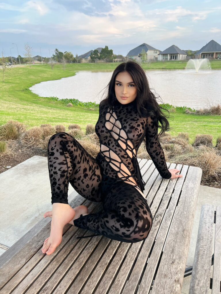 Justine Mirdita @justinexjuicy OnlyFans busty model 